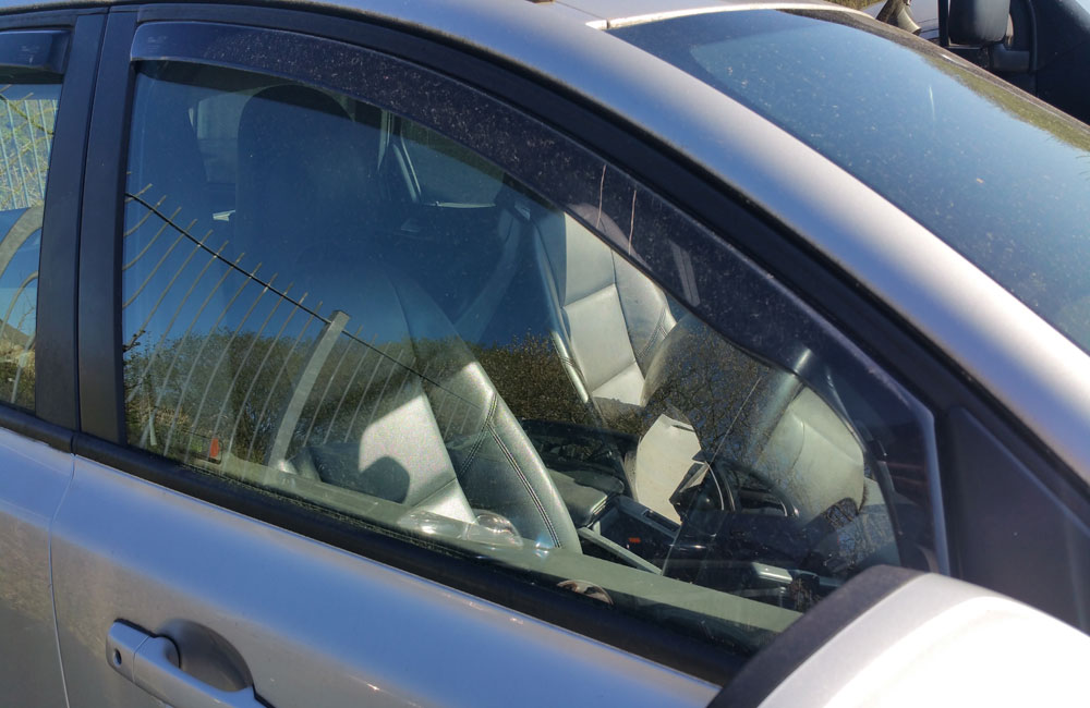 Volvo V50 SE D Door window glass driver side front